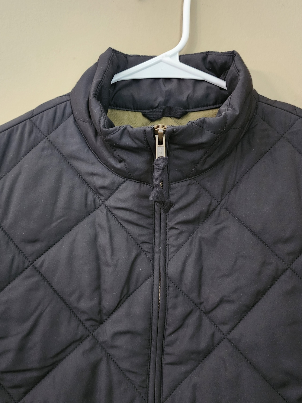 J. Crew  Men Quilted Vest Size L Black Authentic Outerwear - Picture 3 of 8